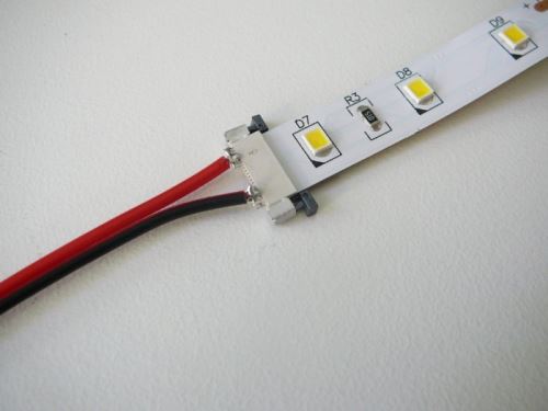1barva spojka pro LED pásek bez pájení s kabelem 8 mm