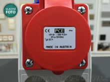 PCE 9214-6F Kombo 16A/4P zásuvka nástěnná 4pólová + 230V (1)